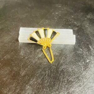 Vintage Fan Brooch | Gold Tone Pin | Old World Glamour Charm |